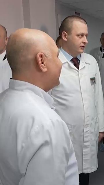 Лукашенко: Показывай что у тебя тут? Врач из Сирии отвечает за маленьких полешуков