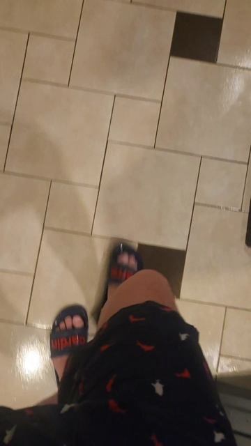 Абонемент?! 

В видео трэк 
5.Вайт Блэки - бензин  
Альбом : Сам ты Наташа ч.1 
Скоро ...

спорт