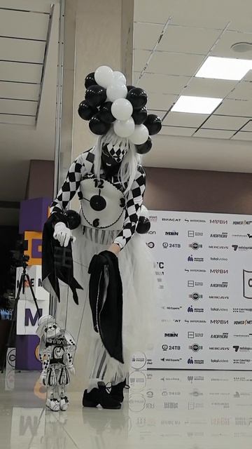 Все костюмы и куклы для своего шоу Ловцы Света  я делаю сама