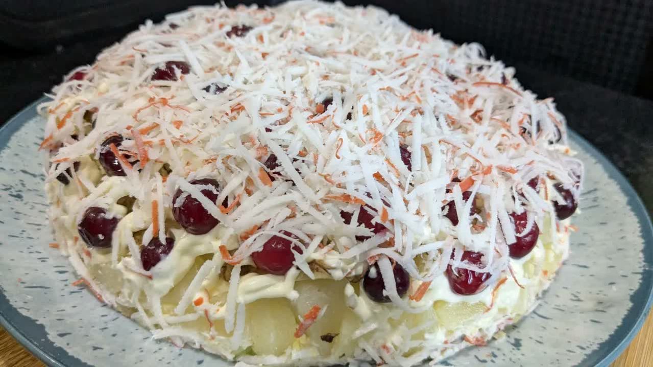 До чего же он ВКУСНЫЙ! Этот салат подойдет на любой праздничный стол!