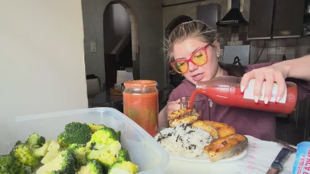 МУКБАНГ НЕ ДЛЯ СЛАБОНЕРВНЫХ ПРО КАКАШКИ ВЫ УЗНАЕТЕ ВСЁ