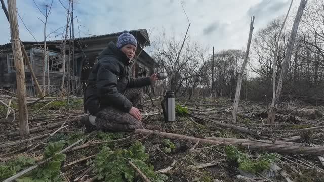 ЗАБРОШЕННЫЕ ДОМА В ГЛУХОМ ЛЕСУ! КУЧА АНТИКВАРИАТА! ЦЕНА. КОП 2026 Металлокоп. Коп металла. Копарь