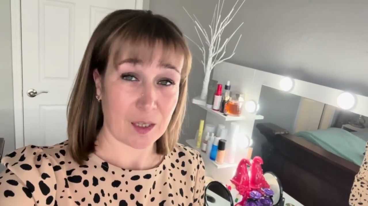 КАК ВЫЖИВАЕТ СЕМЬЯ СИБИРСКОГО ВРАЧА НА ЗАГНИВАЮЩЕМ ЗАПАДЕ  Мне тоже пришла повестка из военкомата.