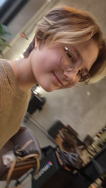 всем приветик! я подстриглась  как вам? стрижка волосы причёска