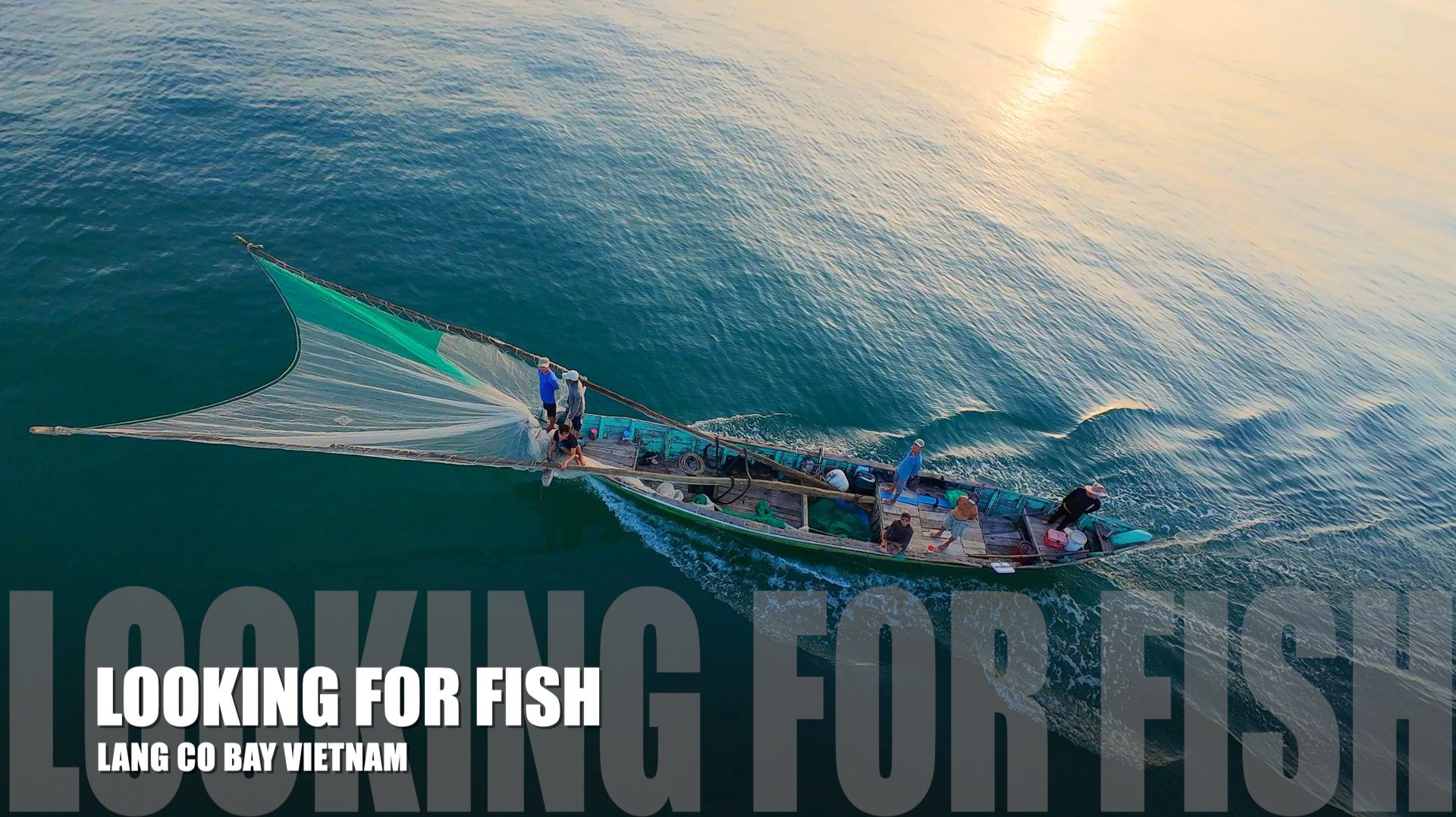 Раннее утро во Вьетнаме  время когда традиционные методы рыбалки остаются частью повседневной жизни