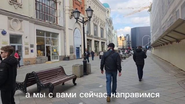 Дорога в Лавру. Впепеди 120 км. Идём по Никольской улице.