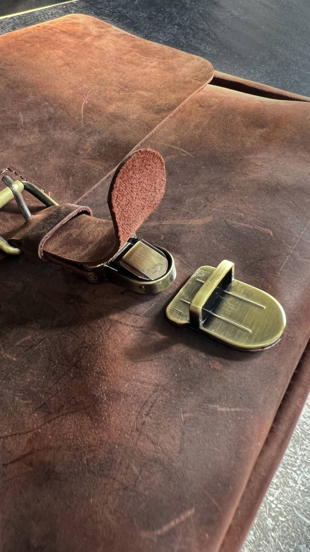 Портфель иллюстрация объёма