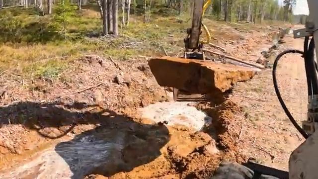 Взрывные работы и копание для очистки ограниченного потока воды