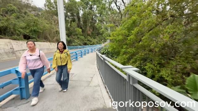 Шэньчжэнь 14 Shenzhen 04.2026 Живописная тропа вдоль береговой линии до маяка Beizaijiao 背仔角灯塔