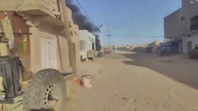 Масштабное наступление террористов началось в Мали

Боевики захватили несколько пригородов Бамако с