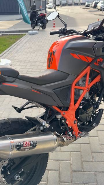 Красивый спортивный мотоцикл!  REGULMOTO VENOM!