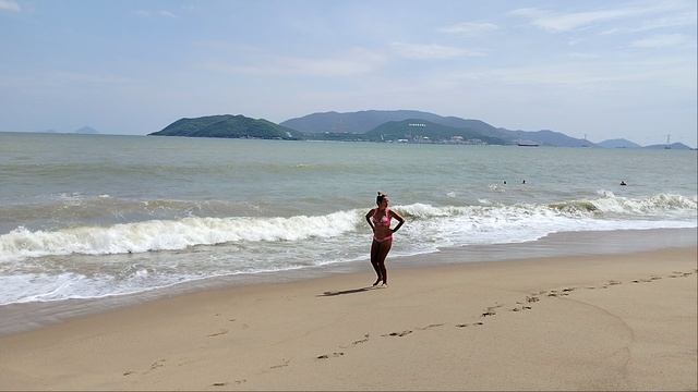 Даже просто так гулять по песочку-уже удовольствие!