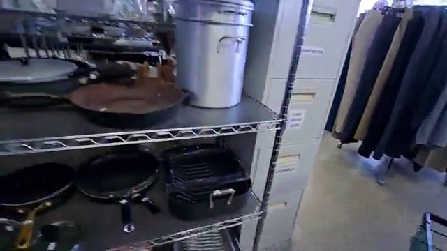 ПОСЛЕ РАБОТЫ ЕДУ В СЕКОНДХЕНД