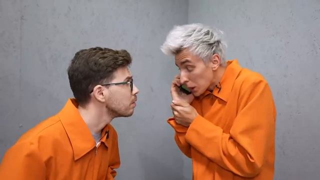 Как Помочь ДРУГУ Сбежать Из ТЮРЬМЫ!