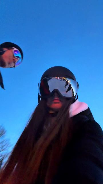 Отправляй тому с кем планируешь кататься в следующем сезоне!