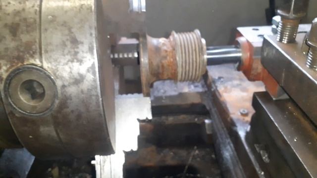 Внутренний шпоночный паз на токарном станке.