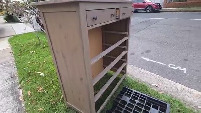 Я ОбАлДеЛа Нашла коробку на свалке и забрала Тонны вещей бесплатно на улице