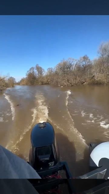 Рыбалка с лодки это круто!