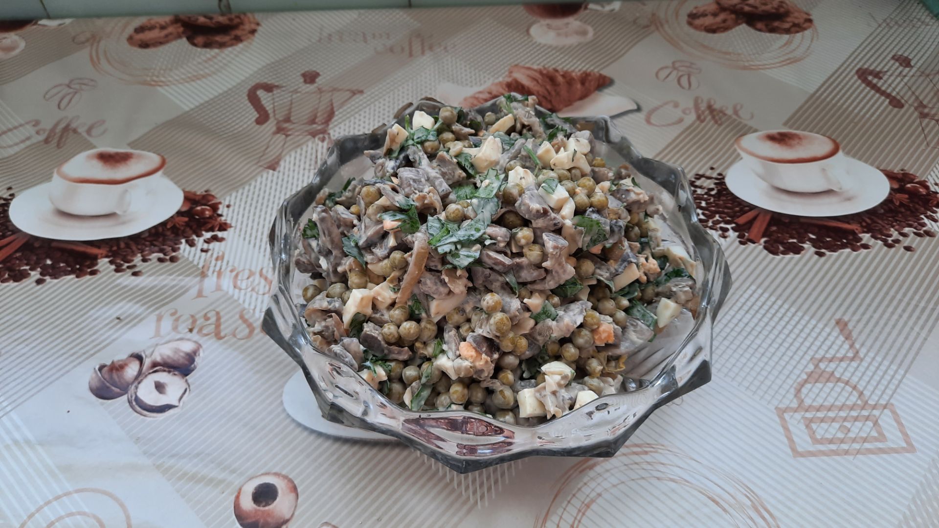 Белковый салат с куриными желудочками