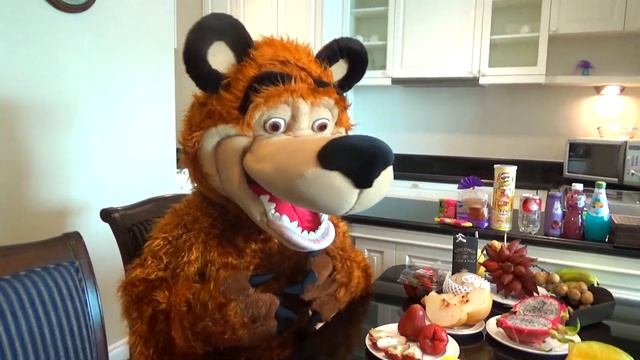 Шоппинг экзотические фрукты необычные напитки и еда