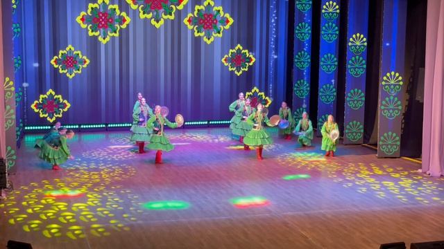 Мазлтов. Башкирский танец с подносами.