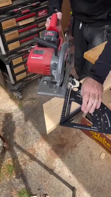 Удобный угольник 

Максимально удобный угольник