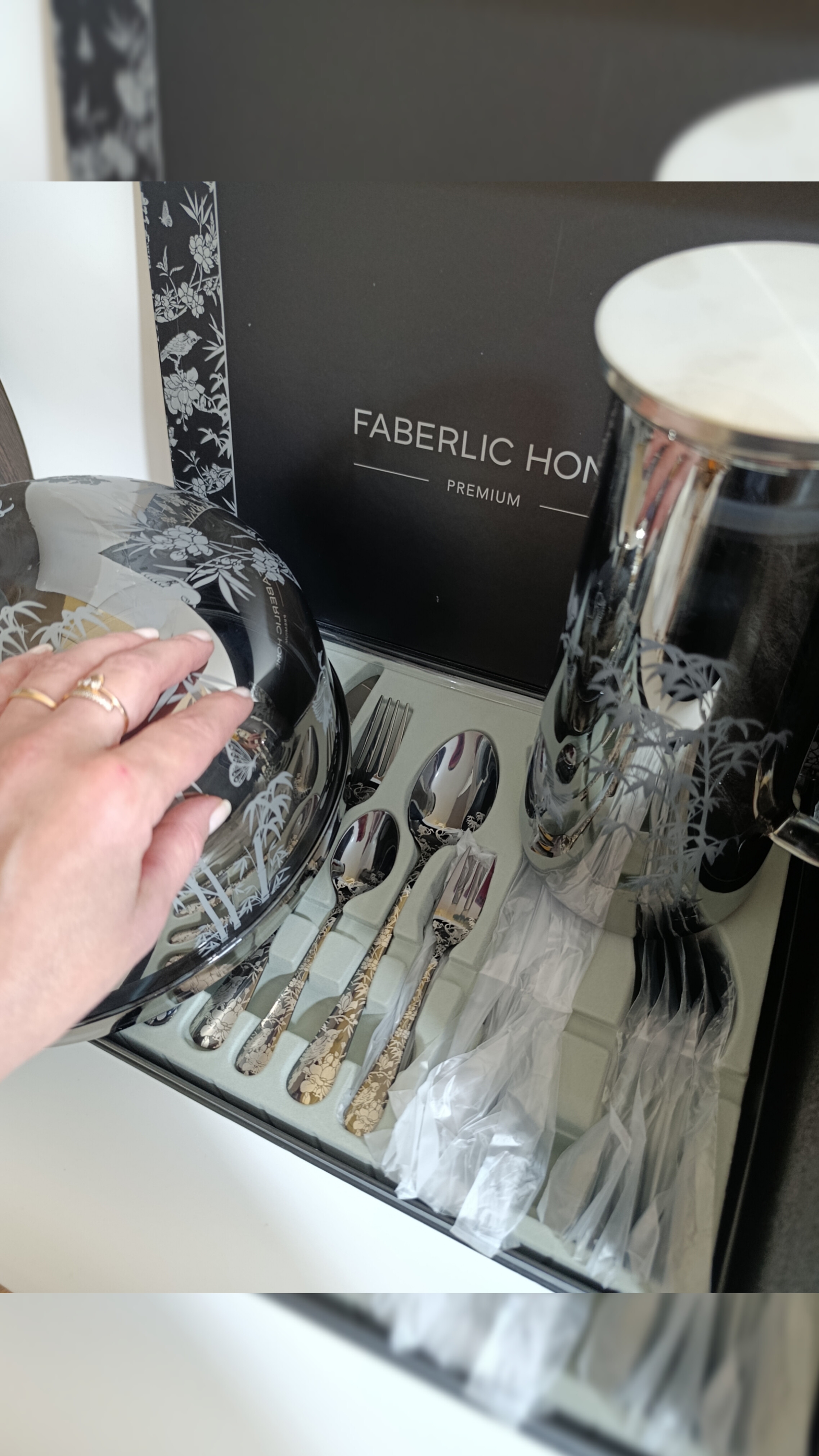 ВАУУУ!!!  Она офигенная!  Я ПОЛУЧИЛА СВОЮ КОЛЛЕКЦИЮ ПОСУДЫ ПРЕМИУМ-КЛАССА В ПОДАРОК от ФАБЕРЛИК !