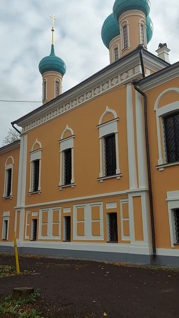 Святыни Ростова Великого. Женский монастырь Рождества Богородицы. Автор: Владимир Мямлин