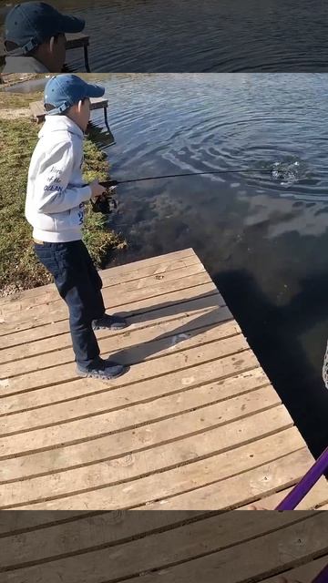 СЫН ПЕРВЫЙ РАЗ ЛОВИТ САМ  рыбалка Fishing Norstream