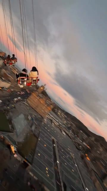 Эдинбург Шотландия  славится своим живописным положением на трех прибрежных холмах