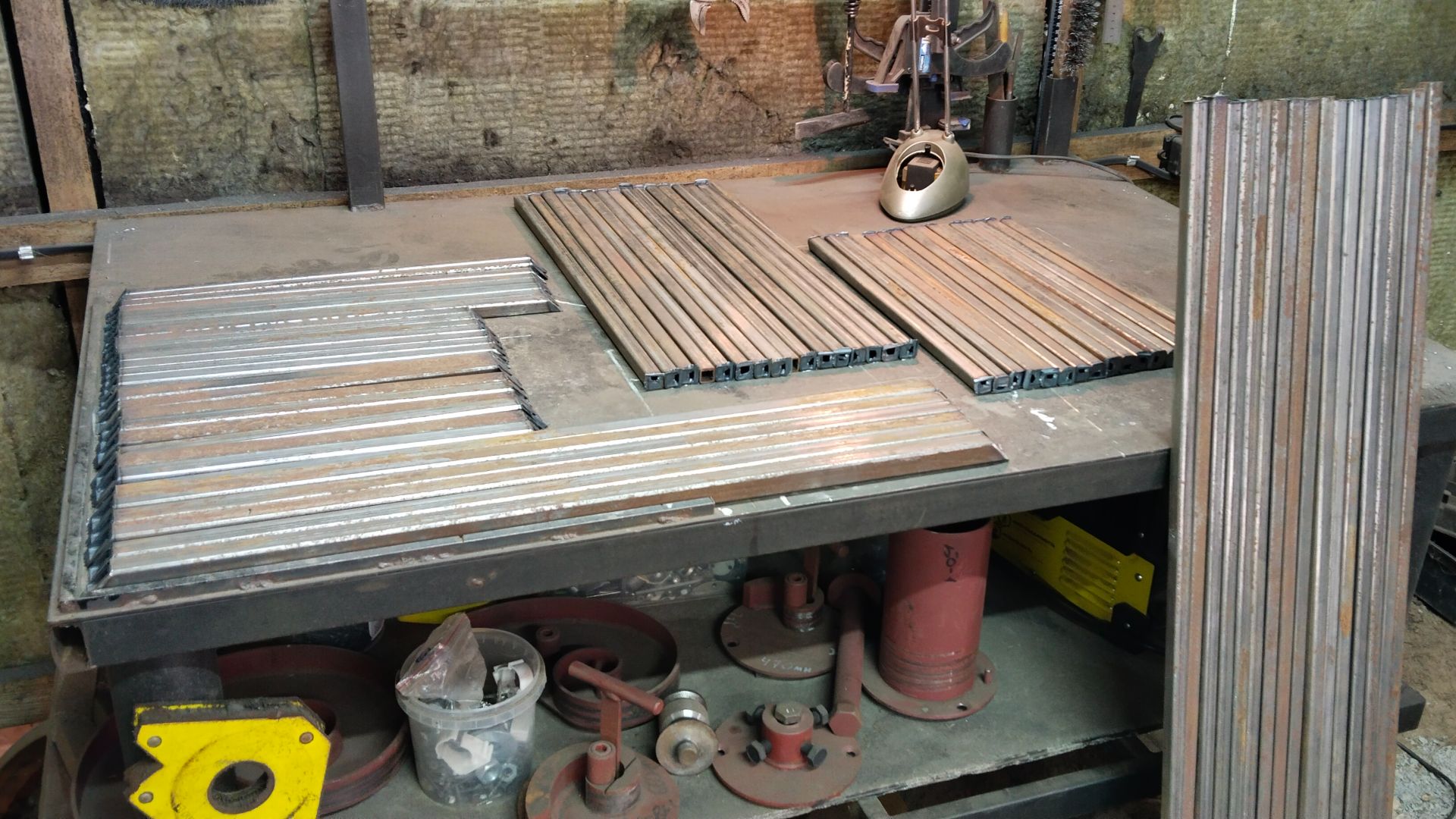 Банкетки в прихожую с каретной стяжкой. Часть 2