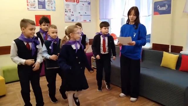 Ловите нашу поэтическую физкультминутку! Любите стихи! Делайте зарядку!