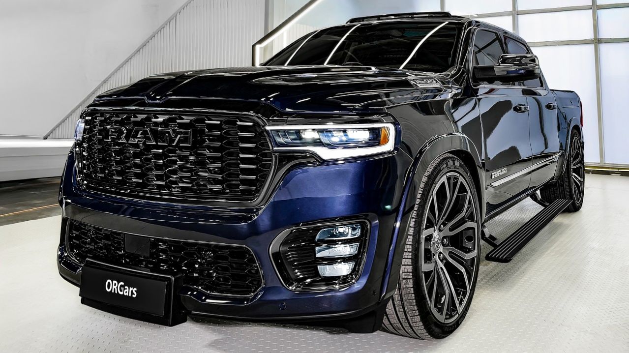 Dodge RAM 1500 Tungsten 2027 года  звук интерьер и экстерьер.