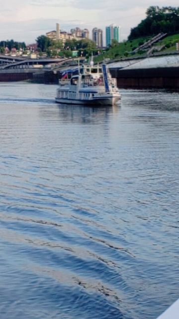 нас не догонят