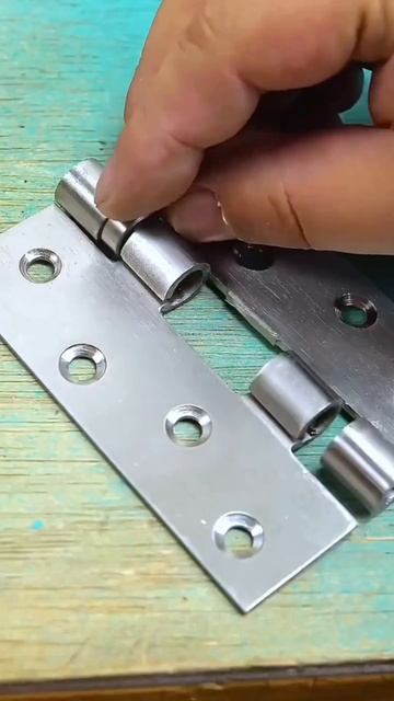 Петля с доводчиком 

Простой вариант как можно сделать петлю с доводчиком своими руками примитив