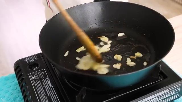 Сладкий хрустящий цыпленок по-корейск