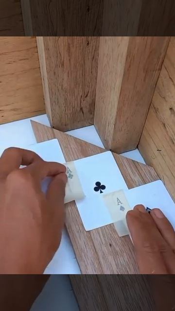 Игральные карты могут пригодиться даже в ремонте.

Лайфхаки  Полезные Советы