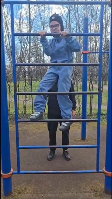 ДЦП. Результат нескольких лет тренировок с родителями тренером реабилитологом Ивановой Мариной.