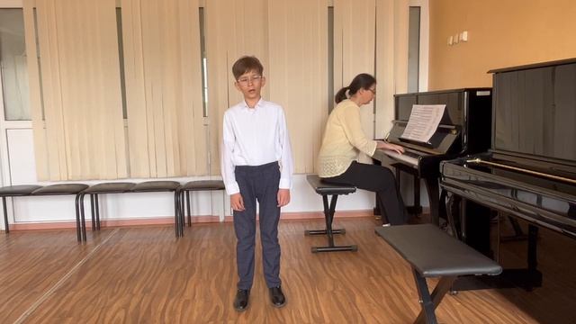 Соседский Илья 
«Орлята учатся летать» муз. А. Пахмутовой, сл. Н. Добронравого.mp4