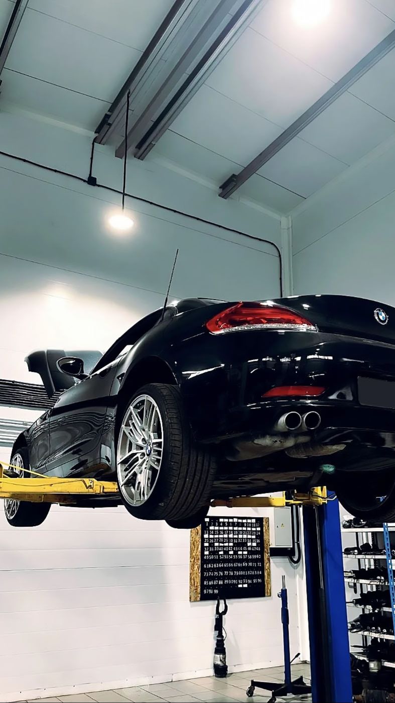 BMW Z4 (E89) лопнула пружина, потекли передние амортизаторы