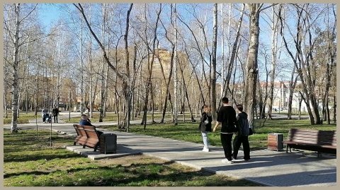 Тюмень. Конец апреля 2024 г. Сквер Якова Неумоева.