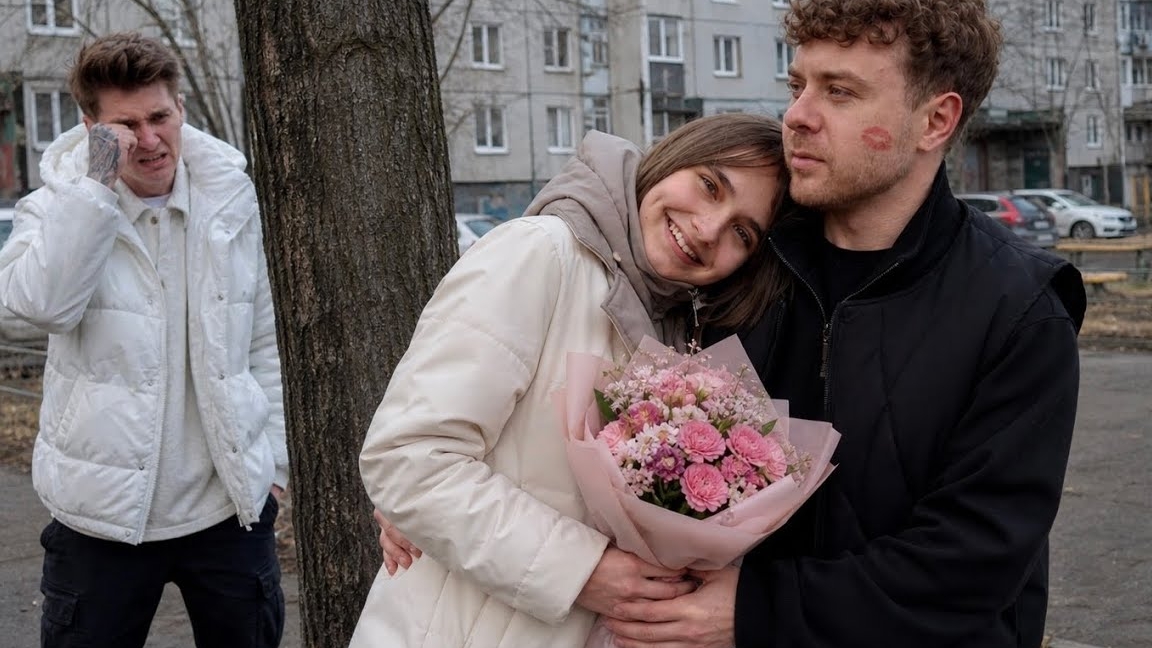 МЛАДШАЯ СЕСТРА И МОЙ ДРУГ ТАЙНО ВСТРЕЧАЮТСЯ ЗА МОЕЙ СПИНОЙ. МЕНЯ ПРЕДАЛИ!