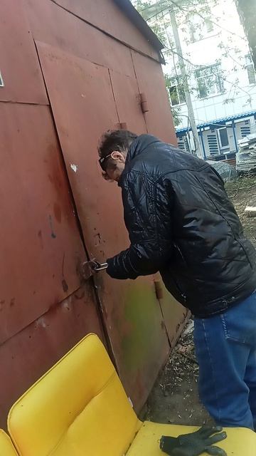 Алко терминатор Толян открывает гараж