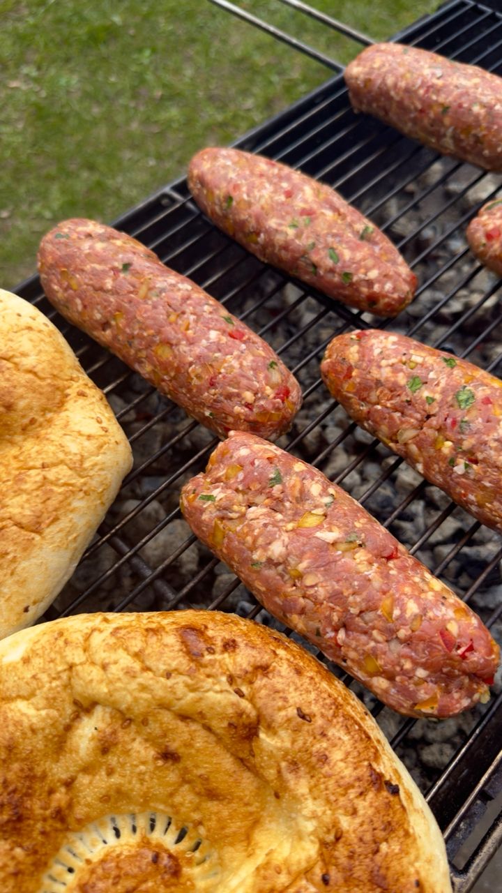 Люля кебаб из баранины с сыром на углях