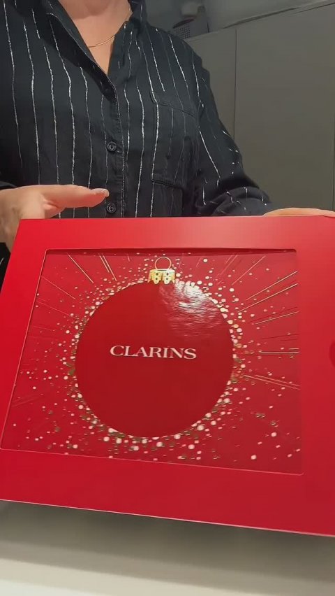 Advent календарь косметики от Clarins. С наступающим!