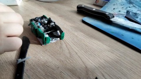 превращение пластилина в мини джип (часть 3)