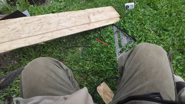 Ставим пластиковую дверь в сарай который мы делали осенью