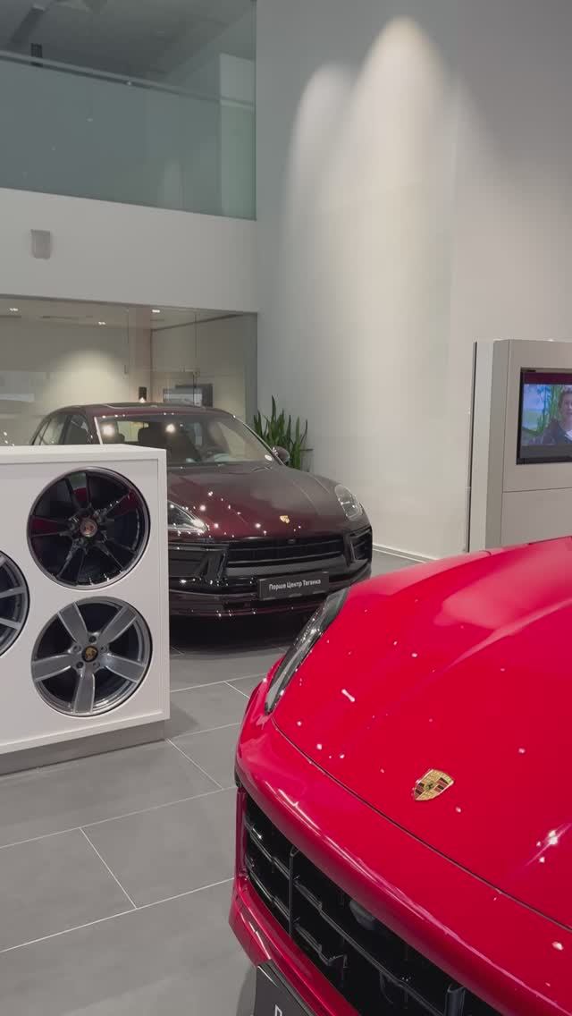 Porsche Macan T 2026 In Cooper Ruby Color And Mojave Beige Interior / Порше Макан в цвете Купер Руби