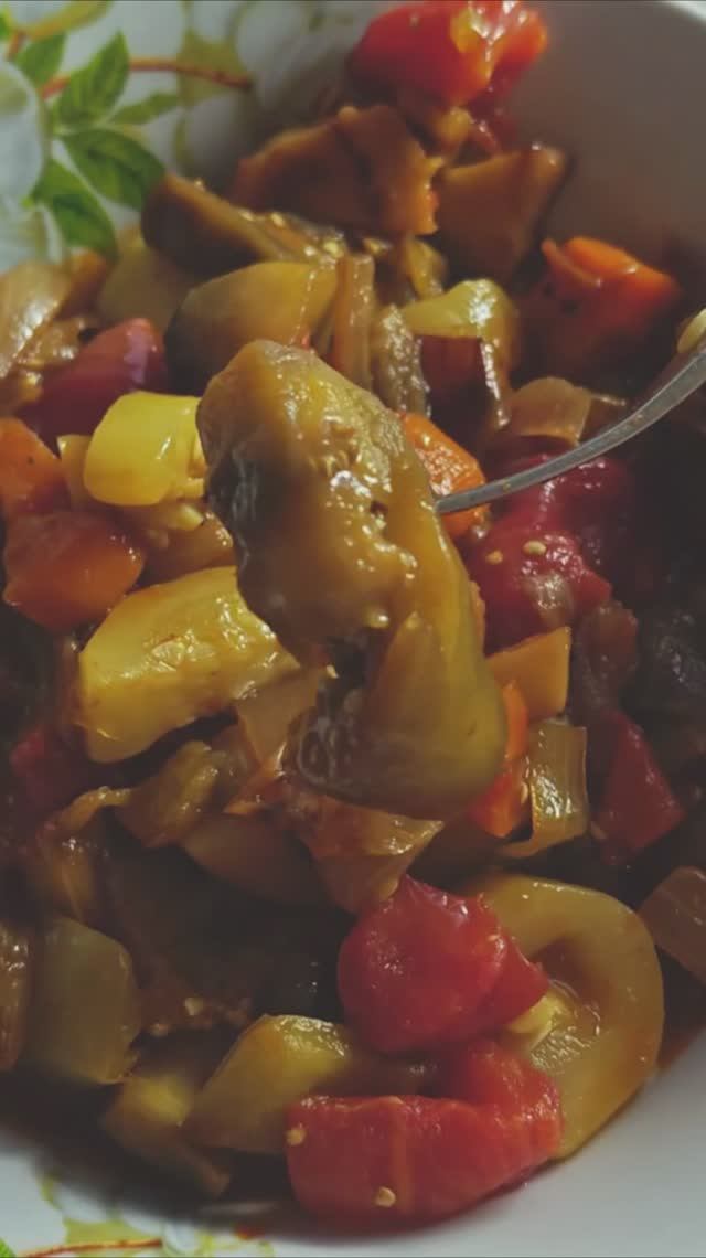 Нежное донское рагу с баклажанами, кабачками и кореньями. Вкусный постный веганский соте - рататуй