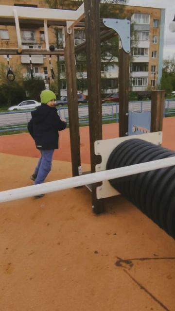 Вот так мы гуляем с братом 👨